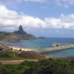 Baía de Santo Antônio com o porto e a Praia do Porto, Fernando de Noronha, Brasil. Author and Copyright Marco Ramerini