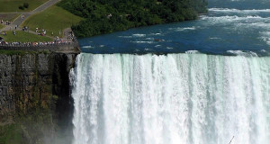 Cataratas do Niágara, Nova Iorque - Ontário, Estados Unidos - Canadá. Author ilkerender. Licensed under the Creative Commons Attribution
