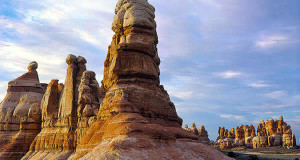 Chesler Park, The Needle, Canyonlands National Park, Utah, Estados Unidos. Author National Park Service Photo. No Copyright