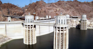 Hoover Dam, Nevada - Arizona, Estados Unidos. Author JoshBerglund19. Licensed under the Creative Commons Attribution