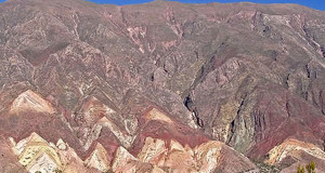 Quebrada de Humahuaca, Jujuy, Argentina. Author Marianocecowski. Licensed under the Creative Commons Attribution