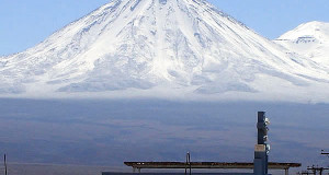Vulcão Licancabur, Chile. Autor AndresGottlieb. No Copyright