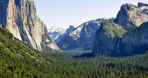 Yosemite, Califórnia, Estados Unidos. Author chensiyuan. Licensed under the Creative Commons Attribution-Share Alike