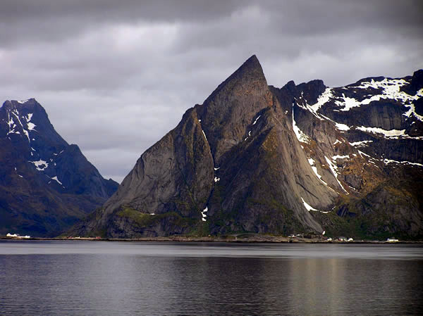 Ilhas Lofoten, Noruega. Autor e Copyright Marco Ramerini