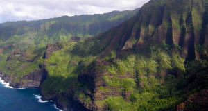 Na'Pali Coast, Kauai, Havaí. Author Garden State Hiker. Licensed under the Creative Commons Attribution