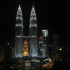 Petronas Towers, Kuala Lumpur, Malásia. Author Christian Haugen. Licensed under the Creative Commons Attribution