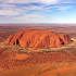 Uluru (Ayers Rock), Austrália. Author Corey Leopold. Licensed under the Creative Commons Attribution-Share Alike