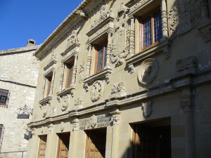 Casa del Pópulo (o de Los Leones), Baeza, Andaluzia, Espanha. Author and Copyright Liliana Ramerini