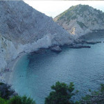 A praia de Aghia Elenis, Cefalônia, Ilhas Jónicas, Grécia. Author and Copyright Niccolò di Lalla