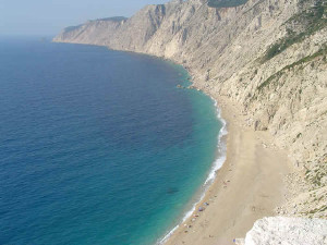 A praia de Platia Amos, Cefalônia, Ilhas Jónicas, Grécia. Author and Copyright Niccolò di Lalla