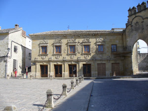 Plaza del Pópulo, Baeza, Andaluzia, Espanha. Author and Copyright Liliana Ramerini