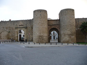 Puerta de Carlos V y puerta del Almocábar, Ronda, Andaluzia, Espanha. Author and Copyright Liliana Ramerini