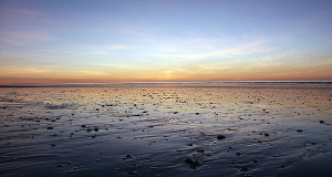 Eighty Mile Beach, Austrália Ocidental, Austrália. Author Nachoman-au. Licensed under the Creative Commons Attribution-Share Alike