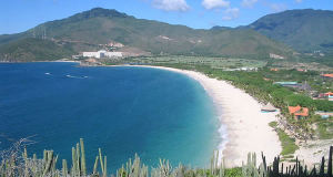 Playa Puerto Cruz, Ilha Margarita, Venezuela. Author Enano275. No Copyright