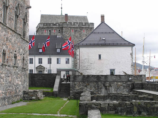 Kommandantboligen (Residência do Comandante), Fortaleza de Bergen (Bergenhus Festning), Noruega. Autor e Copyright Marco Ramerini