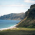 Niihau cliffs, Hawaii. Autor Christopher p. Becker (polihale). Licensed under the Creative Commons Attribution-Share Alike