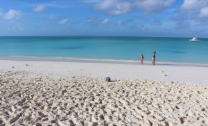 O mar, Cape Santa Maria Beach Resort, Long Island, Bahamas. Autor e Copyright Marco Ramerini