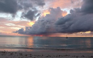 Espectacular pôr do sol, Cape Santa Maria Beach Resort, Long Island, Bahamas. Autor e Copyright Marco Ramerini