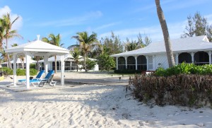 Two-Bedroom Beachfront Bungalow, Cape Santa Maria Beach Resort, Long Island, Bahamas. Autor e Copyright Marco Ramerini