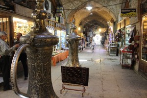 Bazaar, Praça de Naqsh-e Jahan, Isfahan, Irã. Autor e Copyright Marco Ramerini,