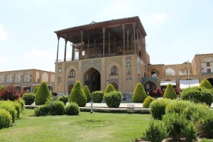 Palácio de Ali-Qapu, Praça de Naqsh-e Jahan, Isfahan, Irã. Autor e Copyright Marco Ramerini,