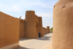 Porta das muralhas, Meybod, Irã. Autor e Copyright Marco Ramerini