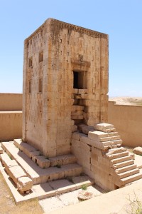 Torre Ka'bah de Zoroastro, Naqsh-e Rostam, Irã. Autor e Copyright Marco Ramerini