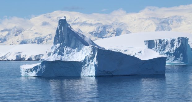 Iceberg, Antártida. Autor e Copyright Marco Ramerini.