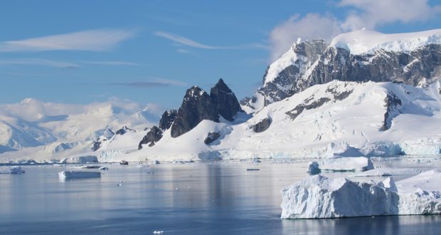Danco Coast, Antártida. Autor e Copyright Marco Ramerini
