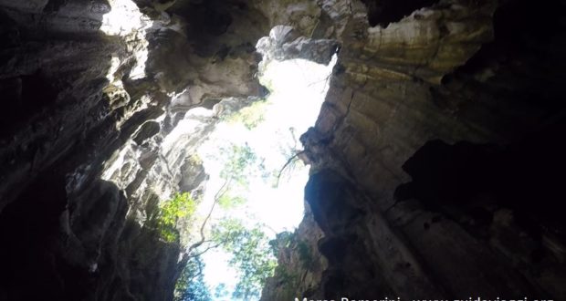 A caverna de Sawa-I-Lau, Yasawa, Fiji. Autor e Copyright Marco Ramerini