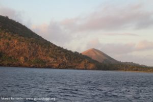 Monte Tamasua, Nabukeru, Yasawa, Fiji. Autor e copyright Marco Ramerini.