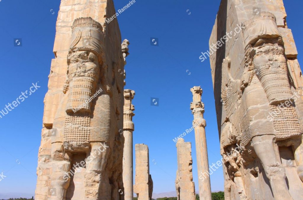 Porta de todas as nações. Ruínas da capital cerimonial do Império Persa (Império Aquemênida), Irã. Autor e Copyright Marco Ramerini.